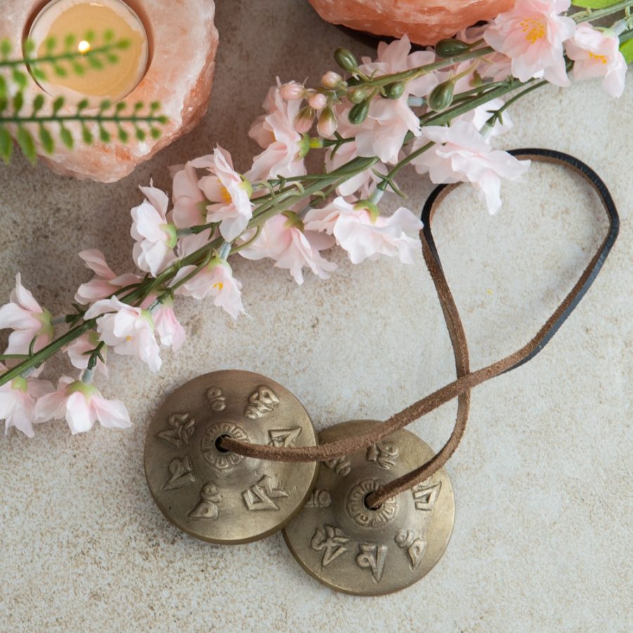 Tingsha's Om Mani Pad Me Hum (60 mm) - Afbeelding 2