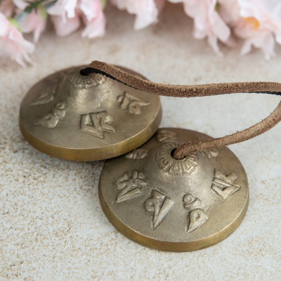 Tingsha's Om Mani Pad Me Hum (60 mm) - Afbeelding 4