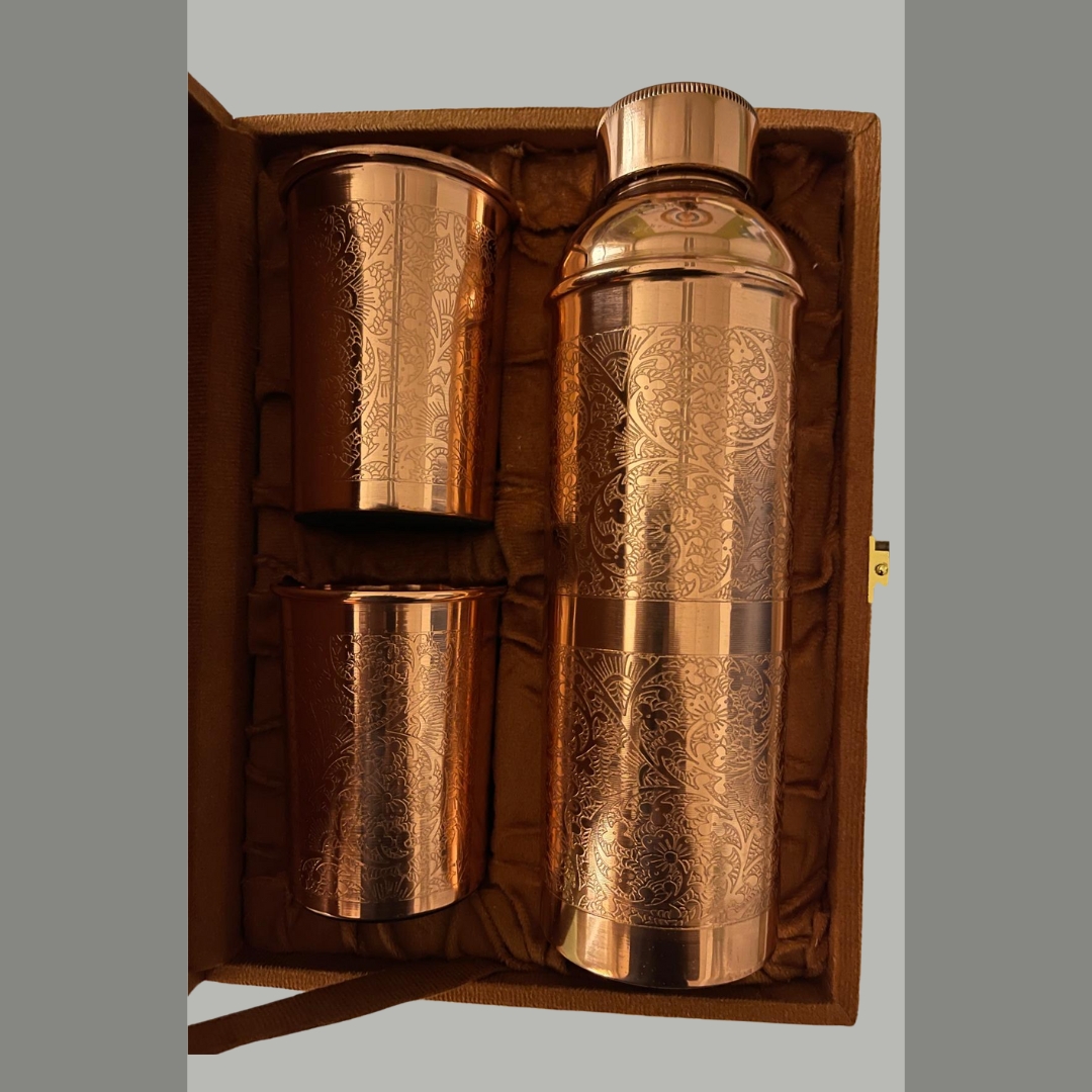 Koperen Set | Fles met 2 Bekers Bloemmotief ±750 ml - Afbeelding 3